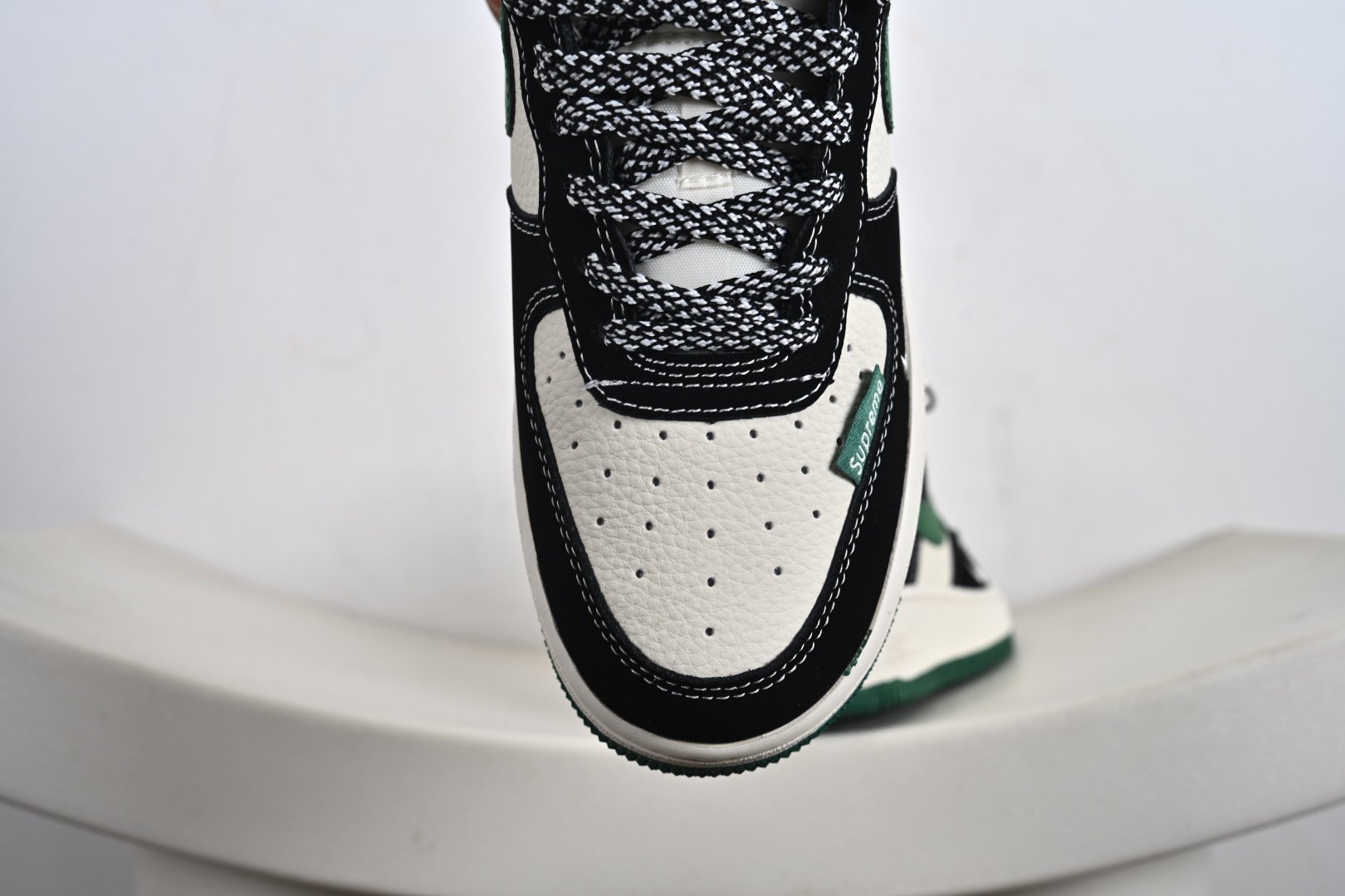 240 Nike Air Force 1 '07 Low “古驰联名Supreme联名——米黑绿”空军一号 高端定制 低帮 运动鞋 休闲鞋 KJ1688-017-Chinese UA Cheap High Quatity Brand Clothes Bags handbags Sneakers wholesale wholesaler seller from China Factory suppliers Fashion Clothing Shoes best Quality Beautiful Price 240 Nike Air Force 1 '07 Low “古驰联名Supreme联名——米黑绿”空军一号 高端定制 低帮 运动鞋 休闲鞋 KJ1688-017