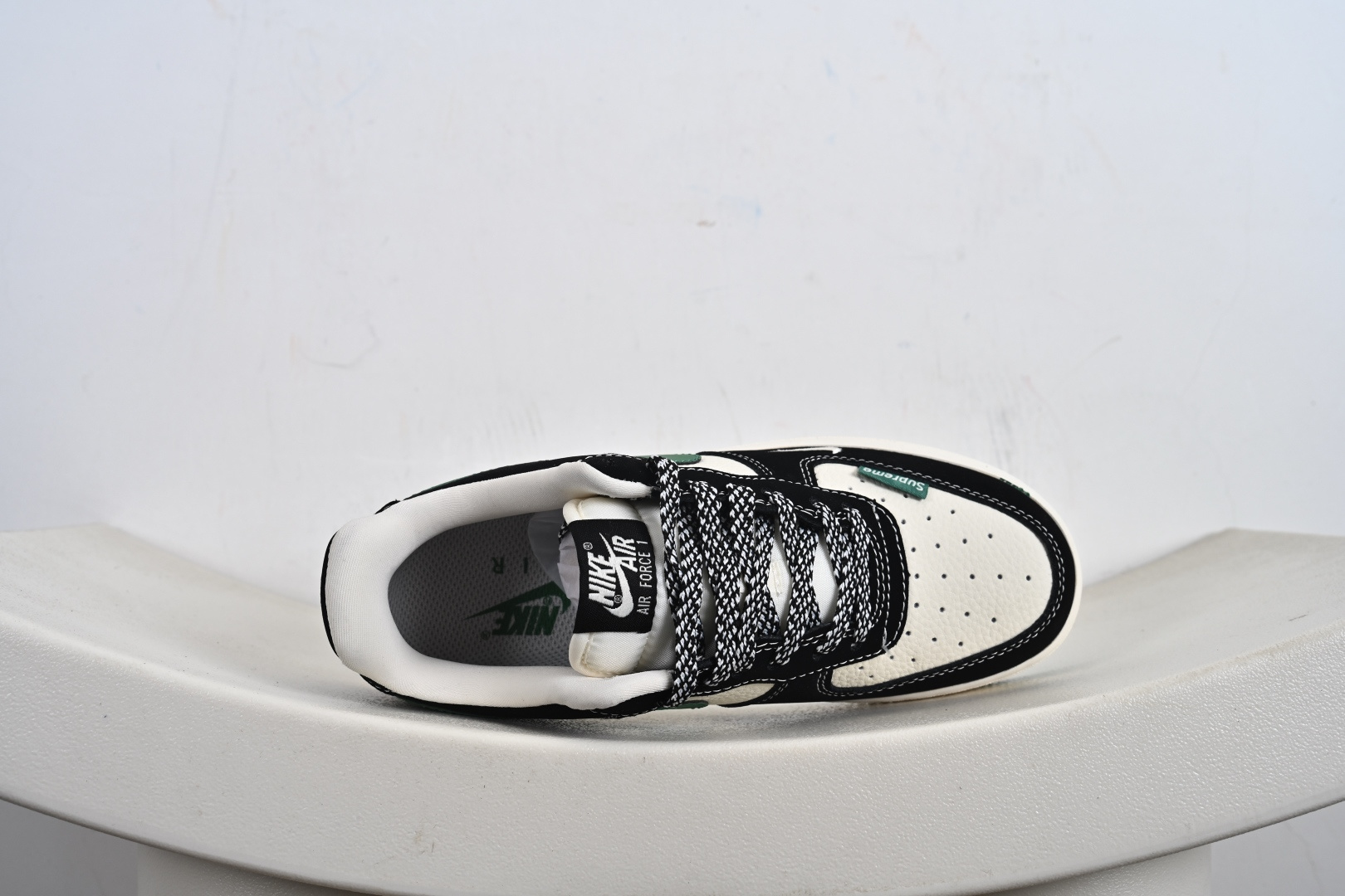 240 Nike Air Force 1 '07 Low “古驰联名Supreme联名——米黑绿”空军一号 高端定制 低帮 运动鞋 休闲鞋 KJ1688-017-Chinese UA Cheap High Quatity Brand Clothes Bags handbags Sneakers wholesale wholesaler seller from China Factory suppliers Fashion Clothing Shoes best Quality Beautiful Price 240 Nike Air Force 1 '07 Low “古驰联名Supreme联名——米黑绿”空军一号 高端定制 低帮 运动鞋 休闲鞋 KJ1688-017