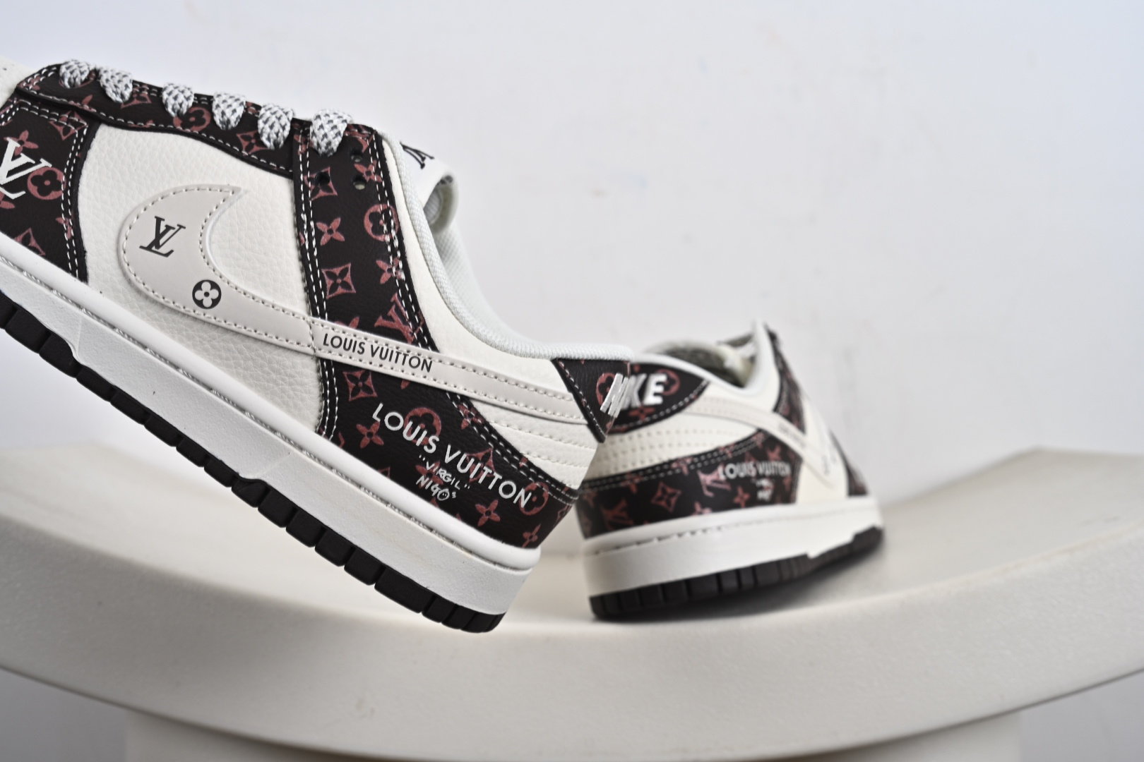 260 定制版 NK SB Dunk Low“联名——白棕经典” 周年高端定制 低帮休闲板鞋 CX5050-Y05