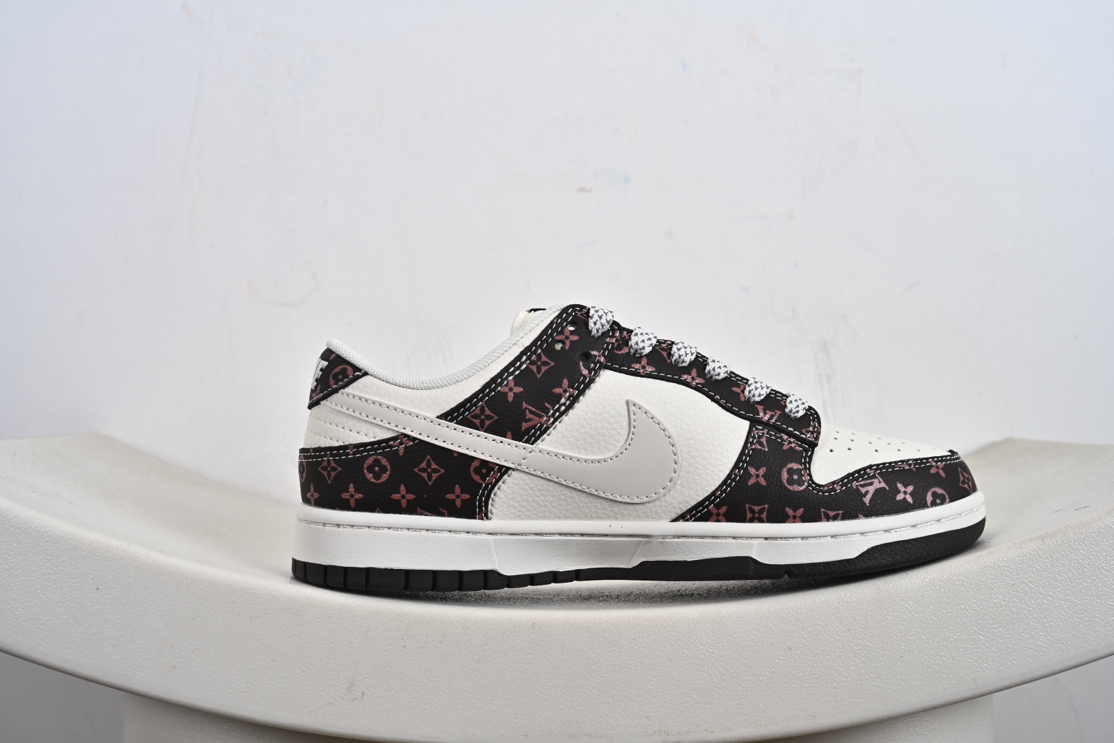 260 定制版 NK SB Dunk Low“联名——白棕经典” 周年高端定制 低帮休闲板鞋 CX5050-Y05