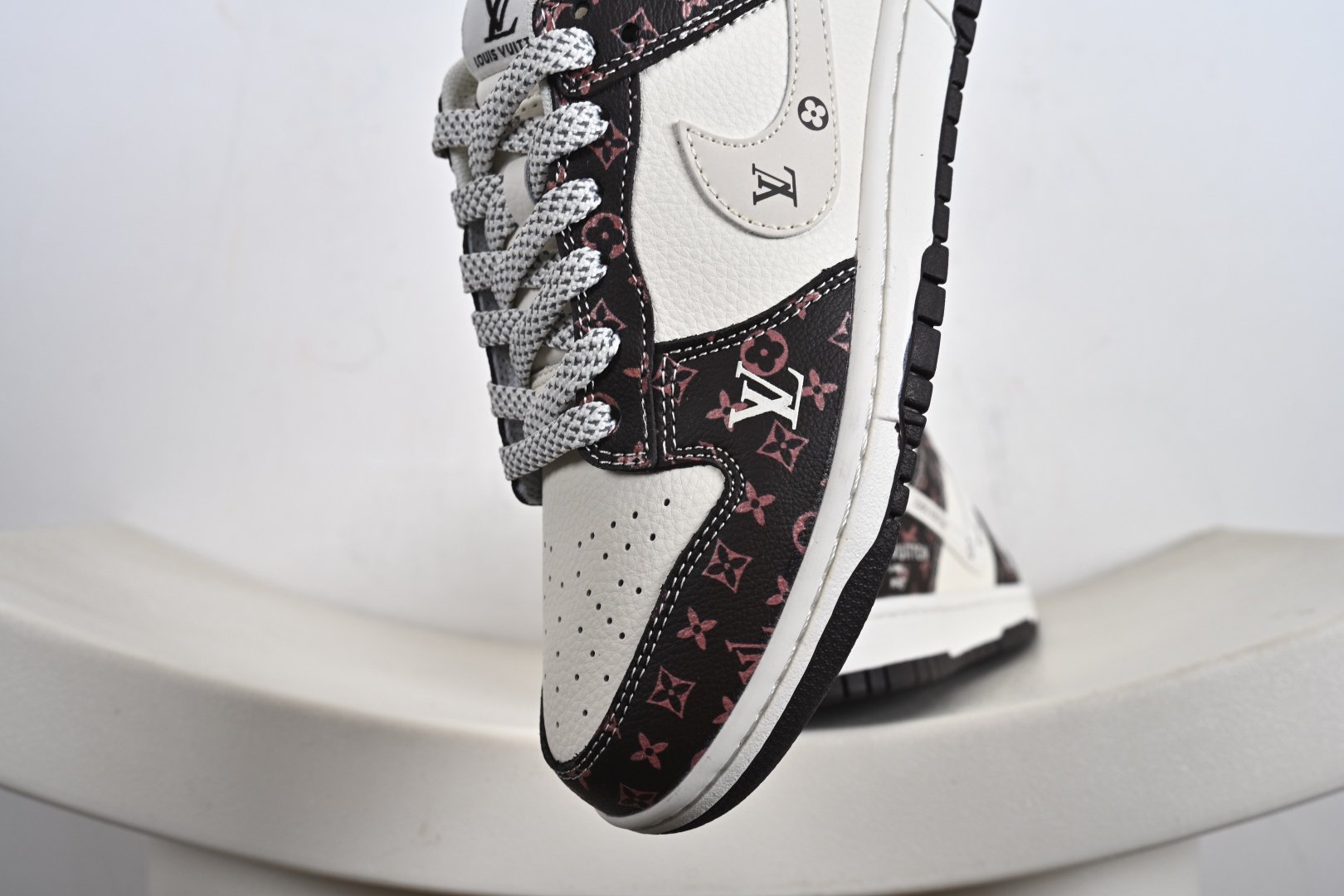 260 定制版 NK SB Dunk Low“联名——白棕经典” 周年高端定制 低帮休闲板鞋 CX5050-Y05