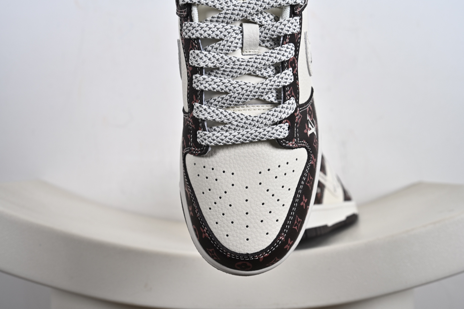 260 定制版 NK SB Dunk Low“联名——白棕经典” 周年高端定制 低帮休闲板鞋 CX5050-Y05