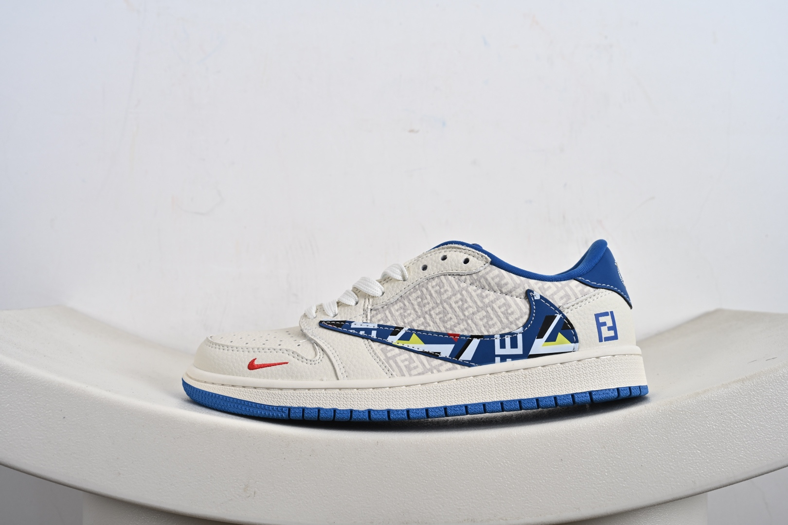 260 The North Face x Air Jordan 1 Low 此主款张打破传统的业工化流水线设限计制 XS2025-080