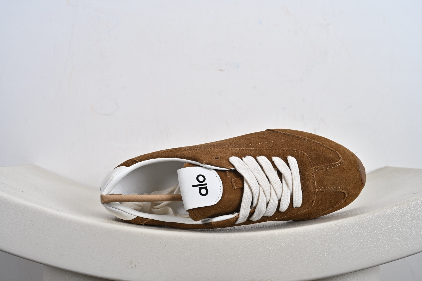 190 Alo Yoga Sunset Sneaker 徳训生活休闲鞋 A0891U