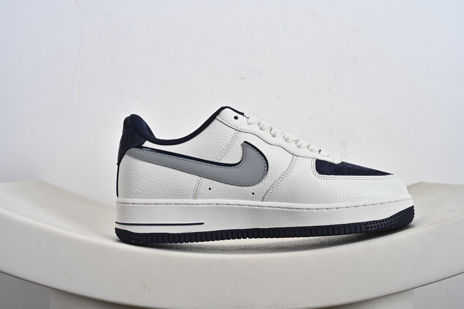 240 定制版 Nike Air Force 1 '07 Low “superme联名---米白蓝猪八双钩 ” 高端定制 低帮休闲板鞋 KX2532-504