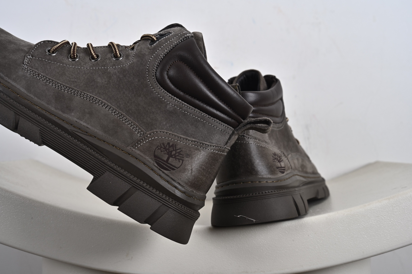 260 添柏岚Timberland Men's Classic Oxford Waterproof Boots男款低帮防水沙漠工装休闲马丁低靴 TB10077