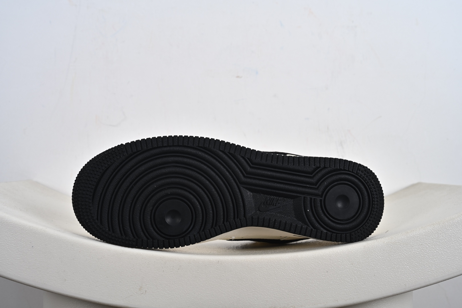 240 定制版 NK Air Force 1'07 Low 古驰联名 米白黑帆布钩 空军一号低帮休闲板鞋 XD2588-605