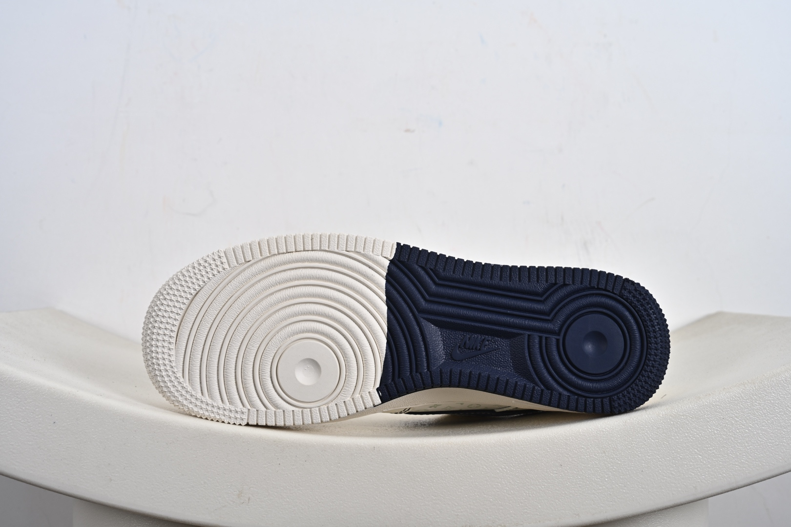 240 Air Force 1'07 Low 联名 印花米蓝勾 空军一号低帮休闲板鞋 MZ9588-817