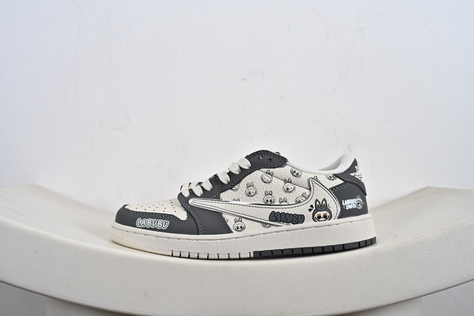 260 定制版 Air Jordan 1 x Travis Scott AJ1倒勾 乔一倒钩 ‘DIY’定制 耐克 低帮文化篮球鞋 LD2028-055