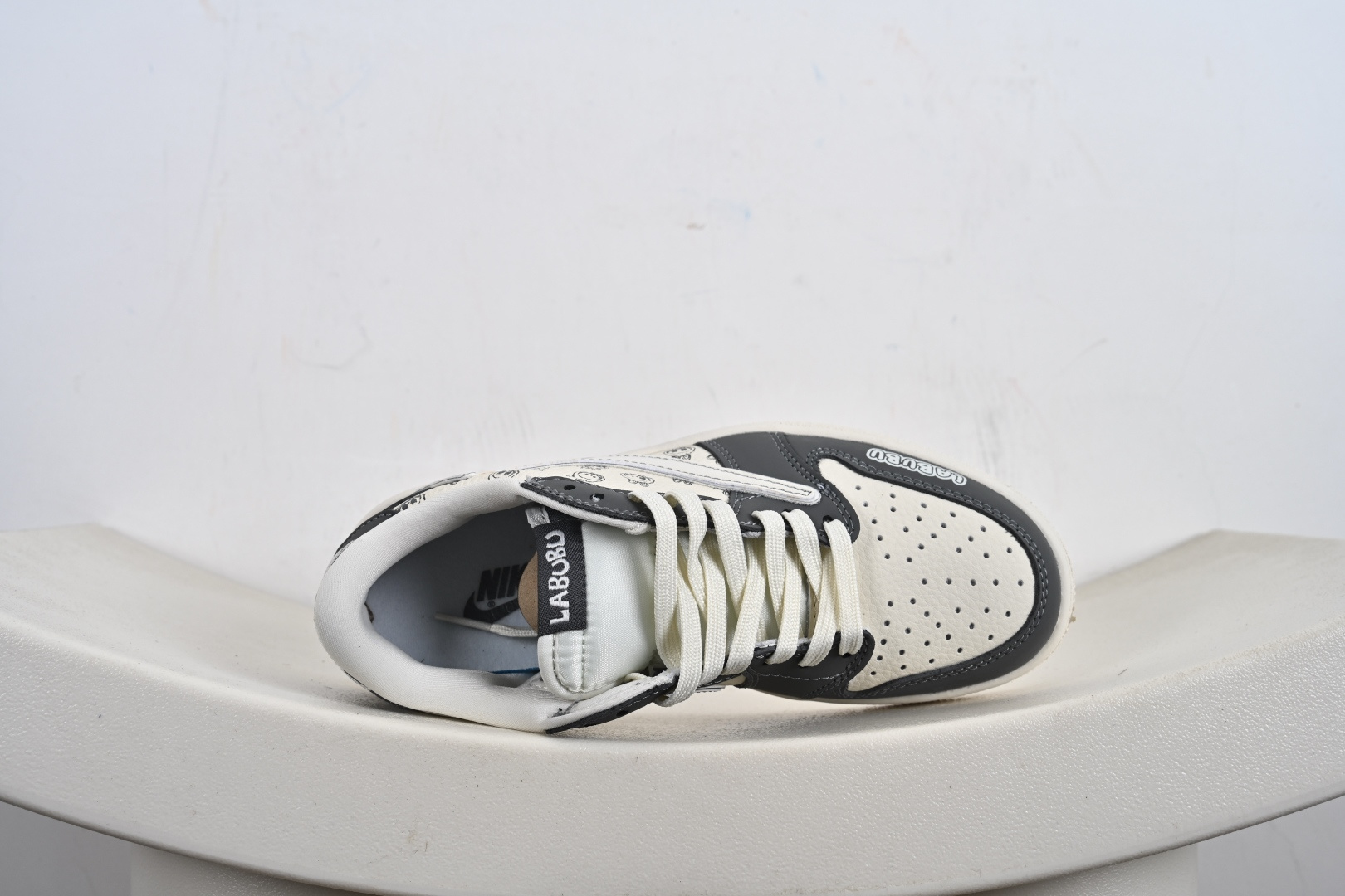 260 定制版 Air Jordan 1 x Travis Scott AJ1倒勾 乔一倒钩 ‘DIY’定制 耐克 低帮文化篮球鞋 LD2028-055