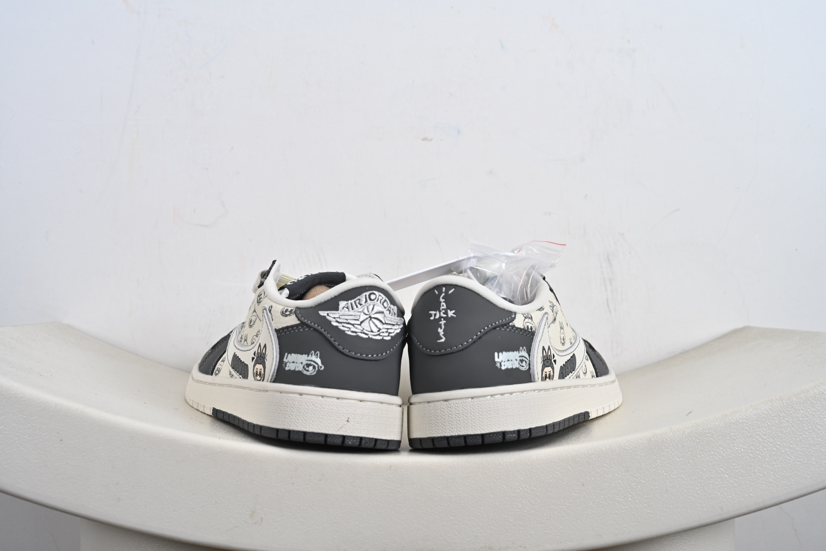 260 定制版 Air Jordan 1 x Travis Scott AJ1倒勾 乔一倒钩 ‘DIY’定制 耐克 低帮文化篮球鞋 LD2028-055