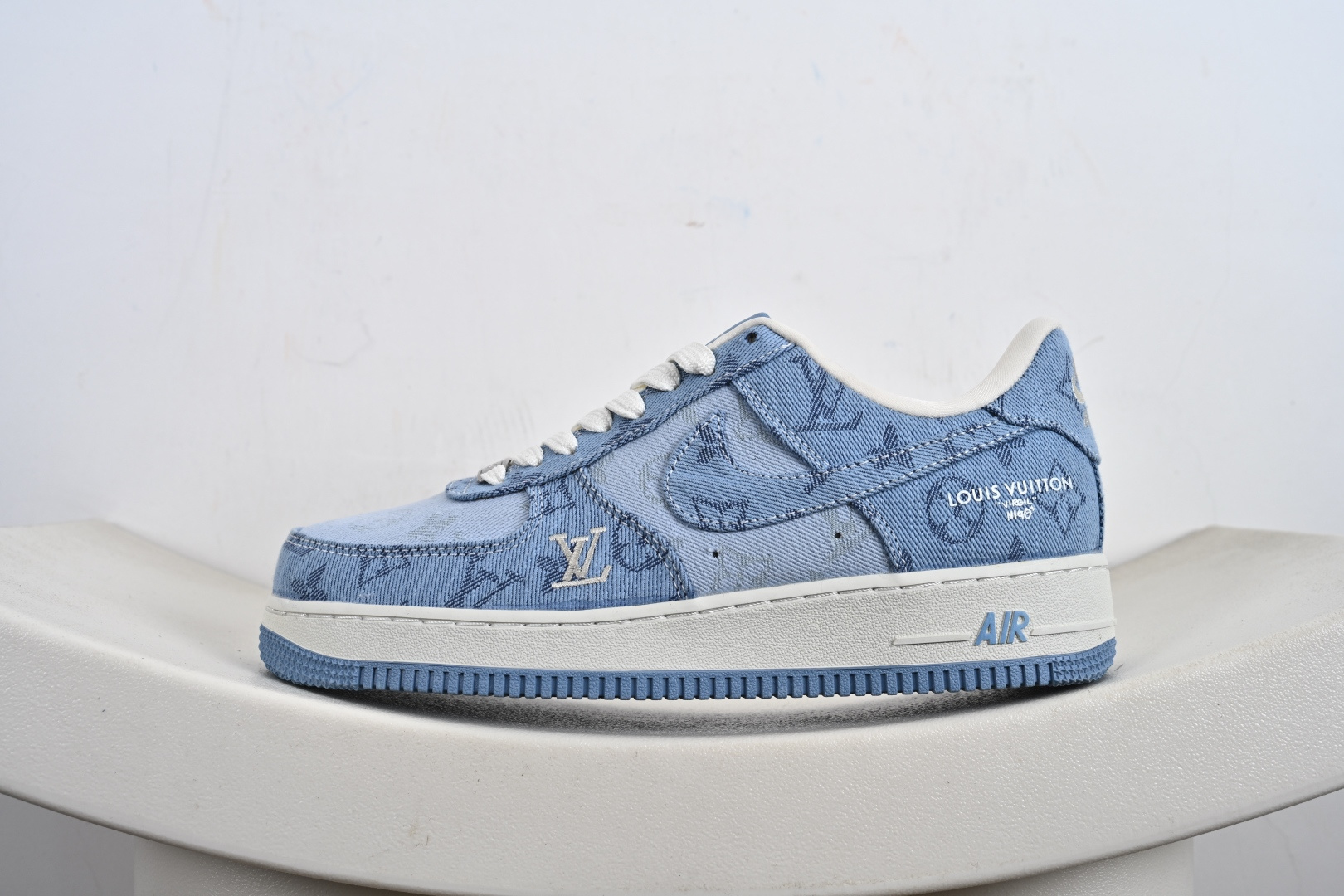240 定制版 Nike Air Force 1'07 Low LV联名 浅蓝 空军一号低帮休闲板鞋 YF9511-823