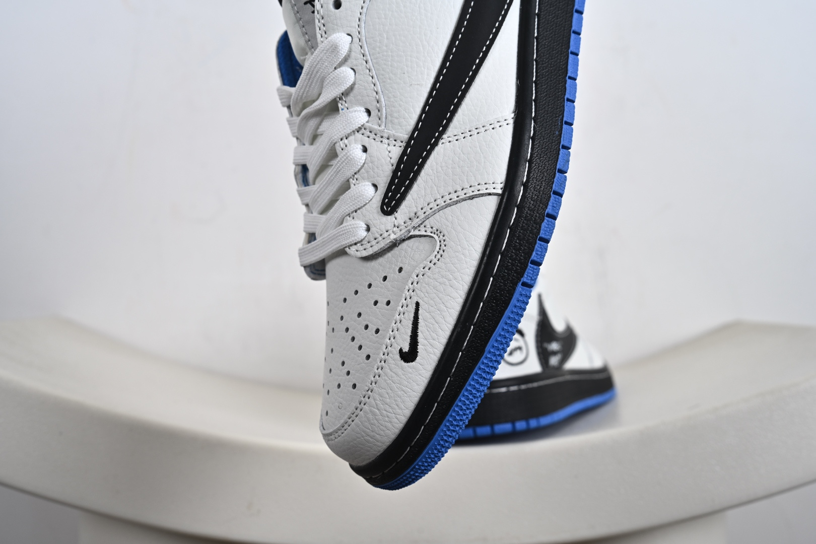 260 定制版 Travis Scott x Fragment Design x Air Jordan 1 Low SP AJ1 乔1联名 蓝底鬼脸 低帮文化休闲板鞋 DZ5899-027
