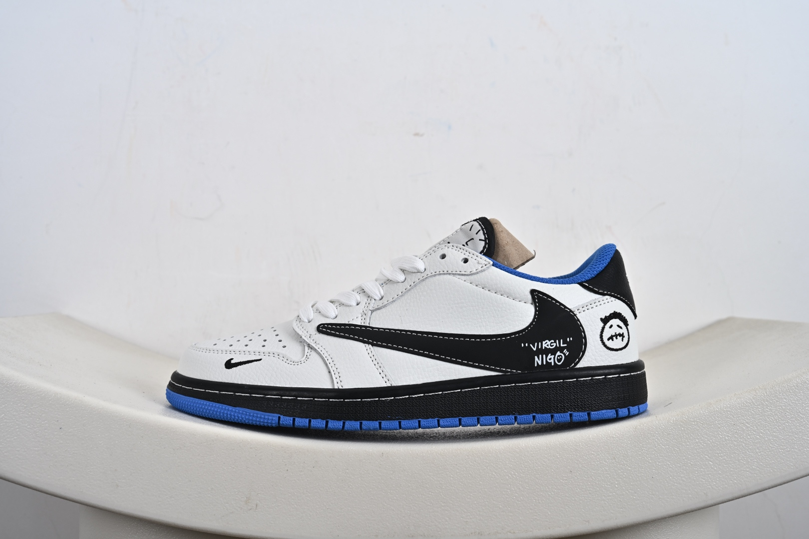 260 定制版 Travis Scott x Fragment Design x Air Jordan 1 Low SP AJ1 乔1联名 蓝底鬼脸 低帮文化休闲板鞋 DZ5899-027