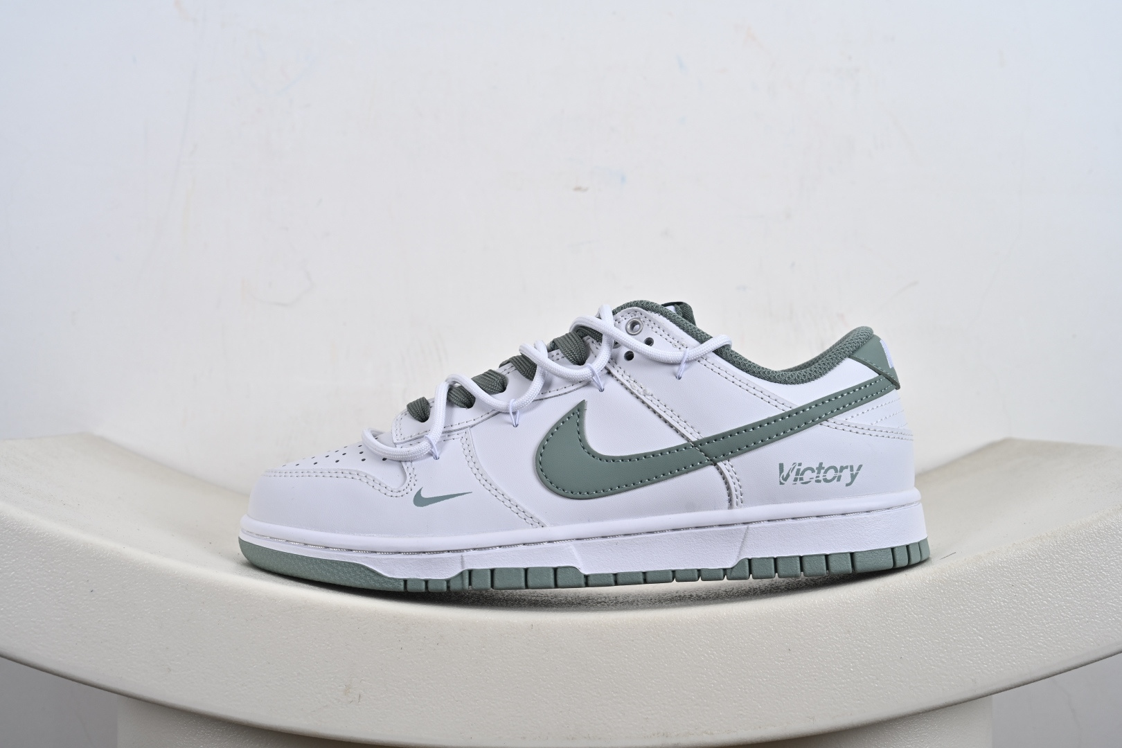 240 Dunk Low Retro 联名款 低帮休闲运动板鞋 WG0528-102
