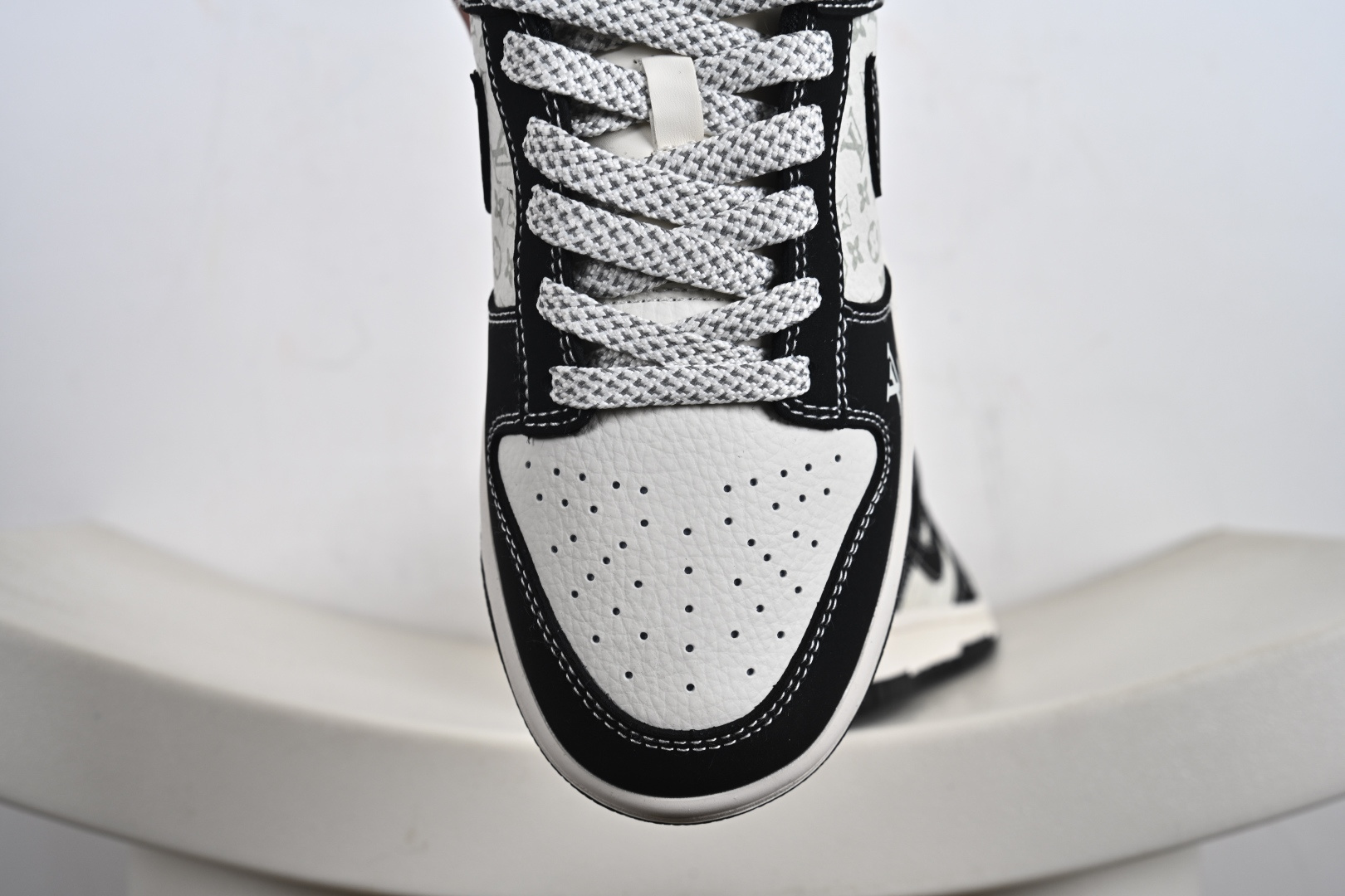 260 定制版 NK SB Dunk Low“联名——黑白印花” 周年高端定制 低帮休闲板鞋 CS1688-111