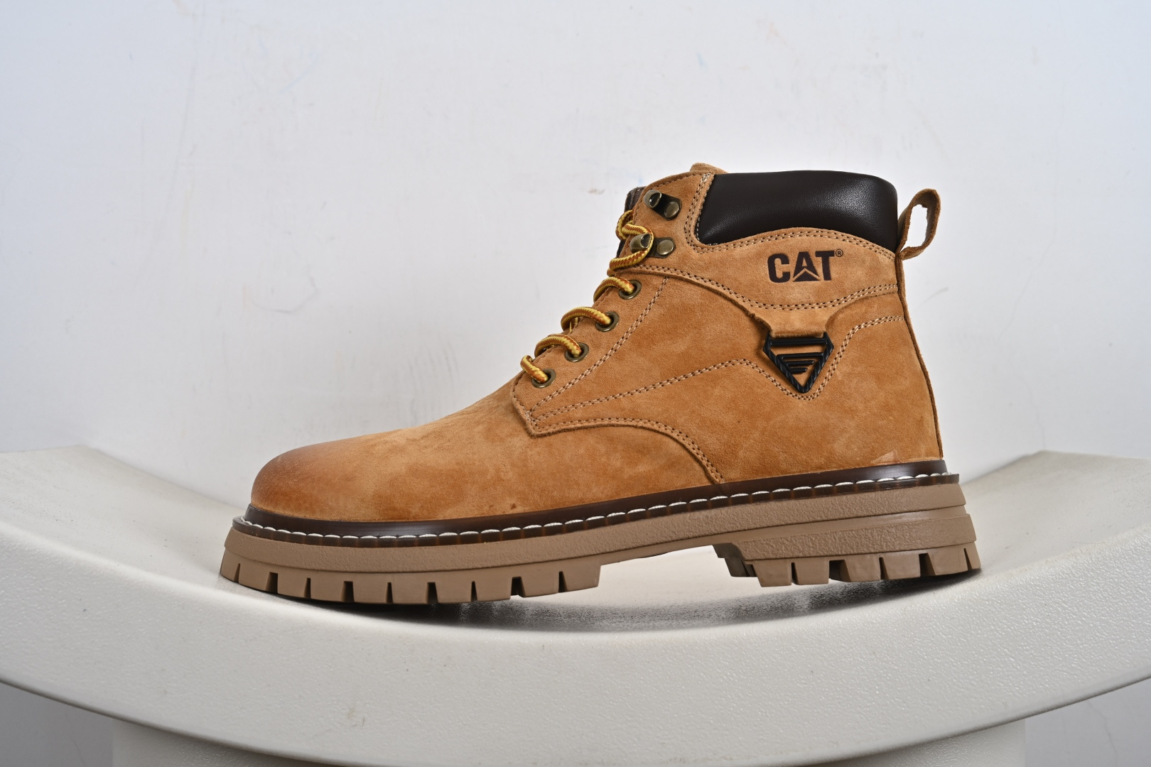 260 CAT卡特 户外中帮休闲马丁靴系列 P721906