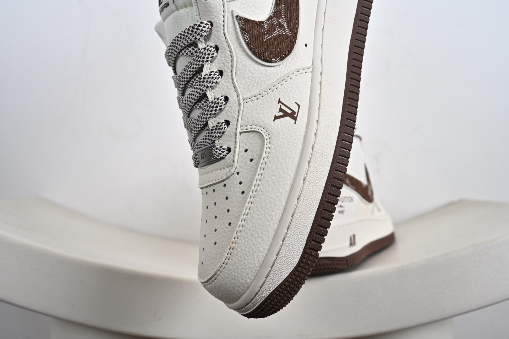 NIke Air Force 1 '07 Low “LV联名-米棕牛仔勾”空军一号 低帮 运动鞋 SM6668-109