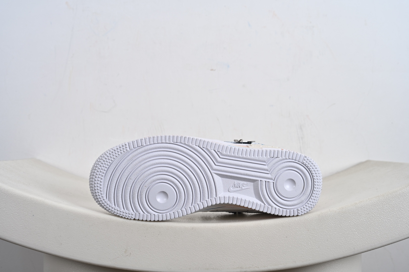 NIKE AIR FORCE 1‘07 10241122-莆田鞋,莆田鞋货源,高仿鞋,高仿鞋货源,安福档口,莆田高仿鞋,莆田鞋批发,高仿鞋批发,莆田高仿运动鞋,高仿运动鞋,莆田运动鞋 NIKE AIR FORCE 1‘07 10241122