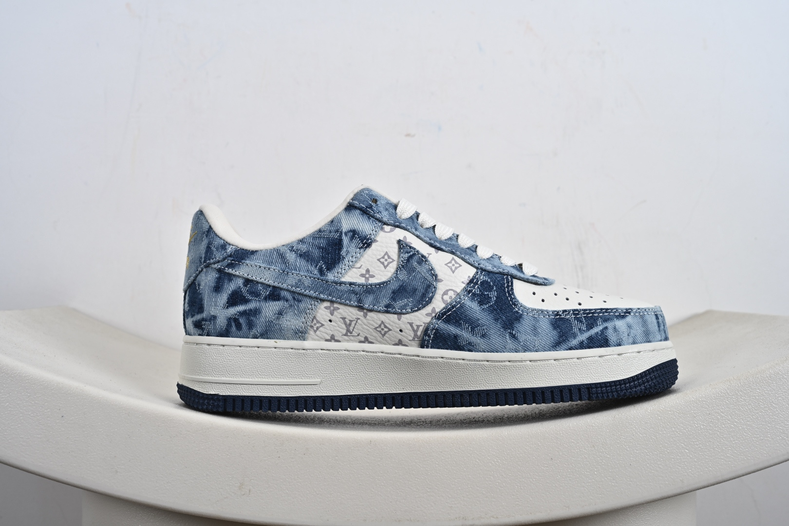 海外量发售！NIke Air Force 1 '07 Low LV联名--牛仔蓝空军一号低帮 运动鞋 YF9511-818