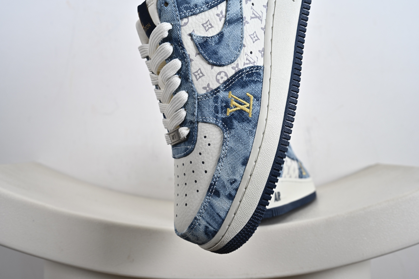 海外量发售！NIke Air Force 1 '07 Low LV联名--牛仔蓝空军一号低帮 运动鞋 YF9511-818