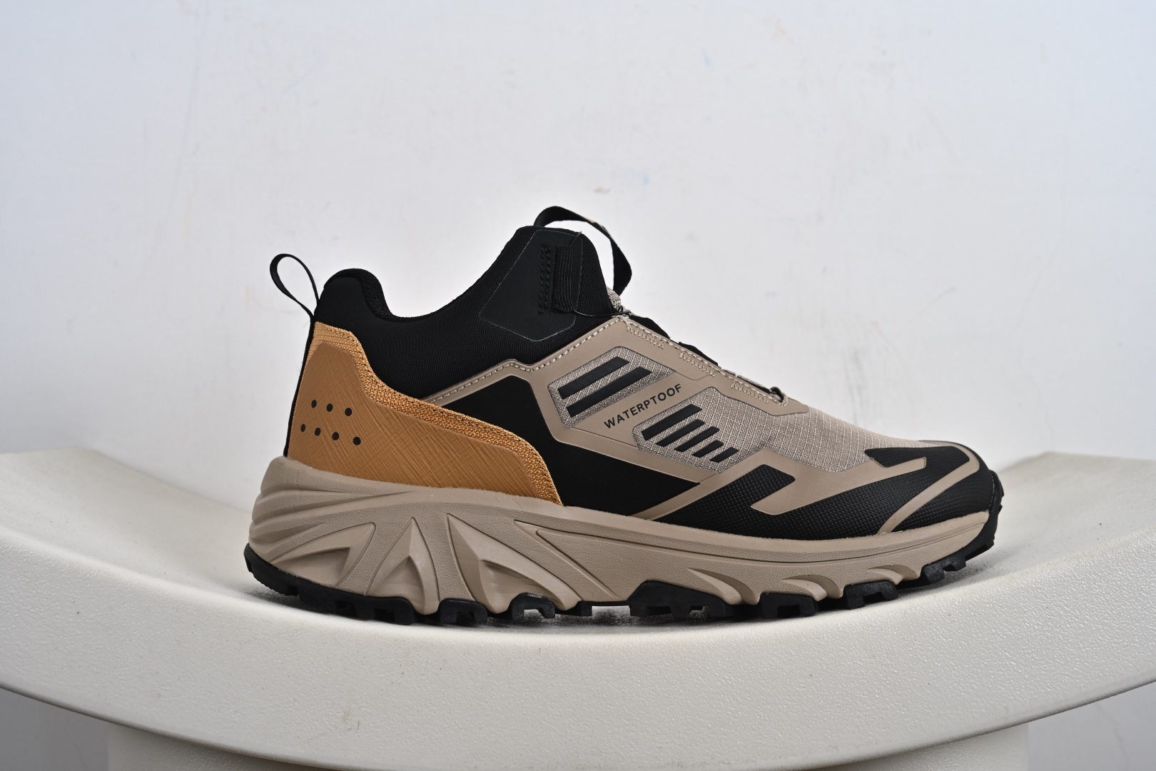 新货Columbia哥伦比亚男士徒步越野机能运动跑鞋