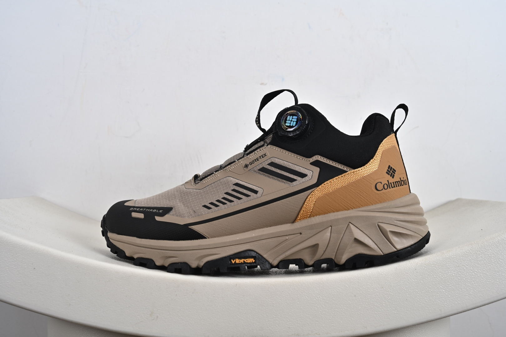 新货Columbia哥伦比亚男士徒步越野机能运动跑鞋