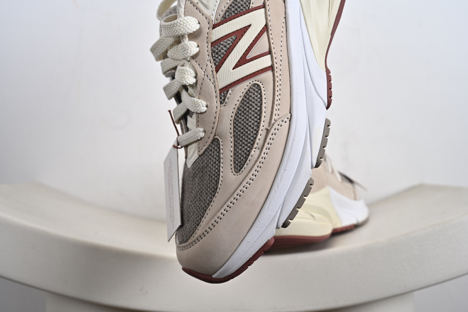 Loro Piana x New Balance 990系列 新百伦NB990V6 第六代总统复古慢跑鞋 联名灰酒红 U990LO6-莆田鞋,莆田鞋货源,高仿鞋,高仿鞋货源,安福档口,莆田高仿鞋,莆田鞋批发,高仿鞋批发,莆田高仿运动鞋,高仿运动鞋,莆田运动鞋 Loro Piana x New Balance 990系列 新百伦NB990V6 第六代总统复古慢跑鞋 联名灰酒红 U990LO6