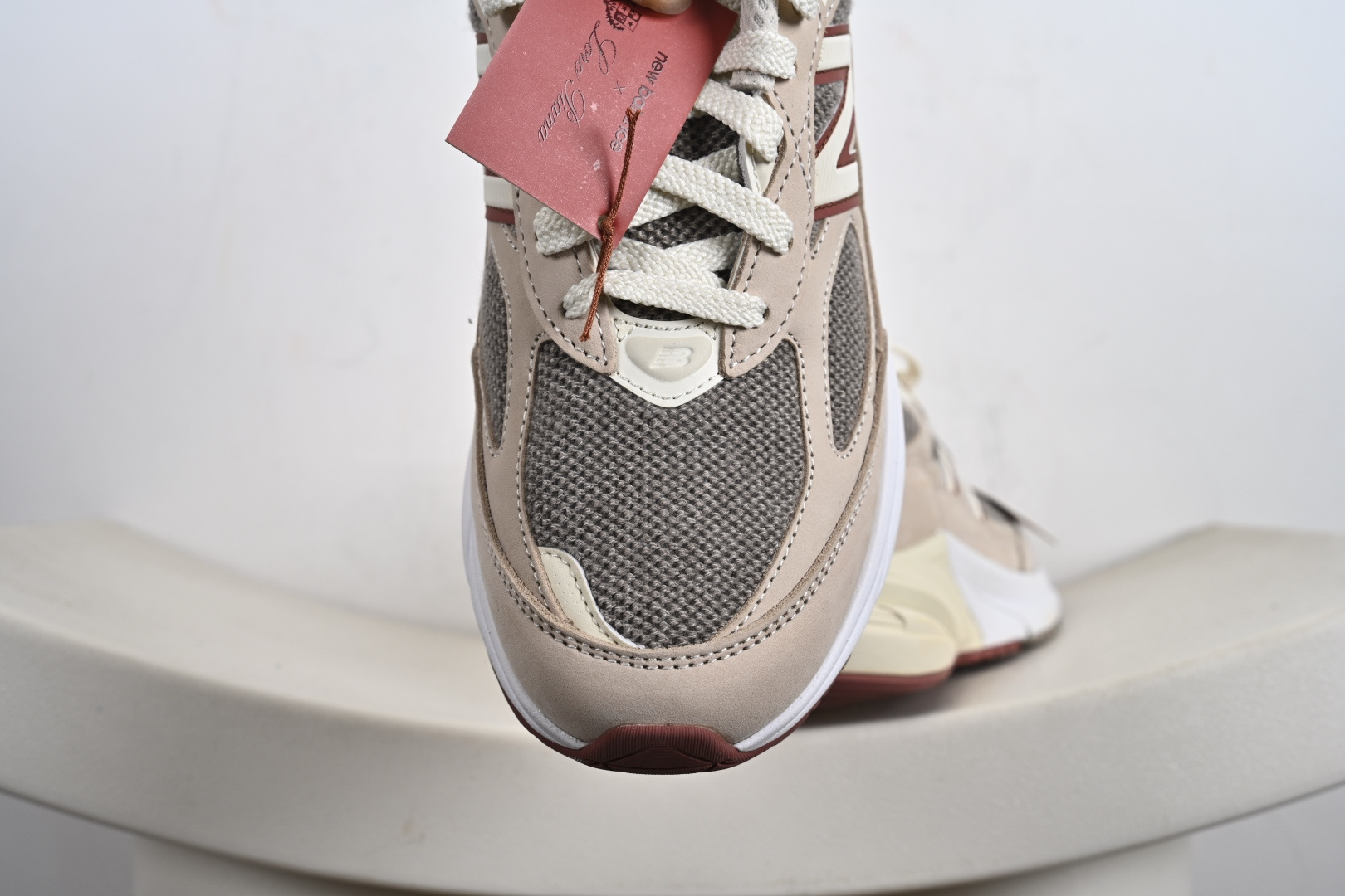 Loro Piana x New Balance 990系列 新百伦NB990V6 第六代总统复古慢跑鞋 联名灰酒红 U990LO6-莆田鞋,莆田鞋货源,高仿鞋,高仿鞋货源,安福档口,莆田高仿鞋,莆田鞋批发,高仿鞋批发,莆田高仿运动鞋,高仿运动鞋,莆田运动鞋 Loro Piana x New Balance 990系列 新百伦NB990V6 第六代总统复古慢跑鞋 联名灰酒红 U990LO6