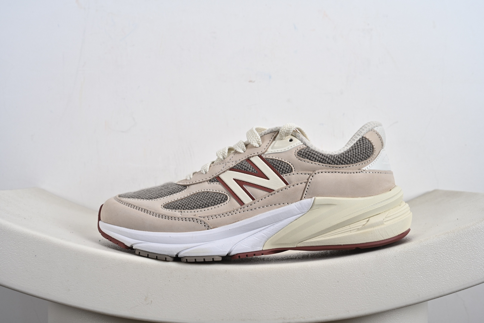 Loro Piana x New Balance 990系列 新百伦NB990V6 第六代总统复古慢跑鞋 联名灰酒红 U990LO6-莆田鞋,莆田鞋货源,高仿鞋,高仿鞋货源,安福档口,莆田高仿鞋,莆田鞋批发,高仿鞋批发,莆田高仿运动鞋,高仿运动鞋,莆田运动鞋 Loro Piana x New Balance 990系列 新百伦NB990V6 第六代总统复古慢跑鞋 联名灰酒红 U990LO6