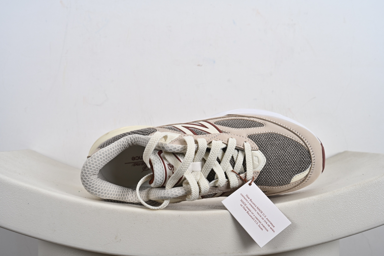 Loro Piana x New Balance 990系列 新百伦NB990V6 第六代总统复古慢跑鞋 联名灰酒红 U990LO6-莆田鞋,莆田鞋货源,高仿鞋,高仿鞋货源,安福档口,莆田高仿鞋,莆田鞋批发,高仿鞋批发,莆田高仿运动鞋,高仿运动鞋,莆田运动鞋 Loro Piana x New Balance 990系列 新百伦NB990V6 第六代总统复古慢跑鞋 联名灰酒红 U990LO6