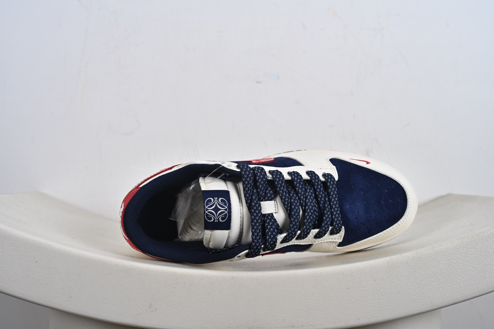 高端定制Nike SB Dunk Low “罗意威联名——灰白红蓝 高端定制 低帮休闲板鞋 HS2506-226-莆田鞋,莆田鞋货源,高仿鞋,高仿鞋货源,安福档口,莆田高仿鞋,莆田鞋批发,高仿鞋批发,莆田高仿运动鞋,高仿运动鞋,莆田运动鞋 高端定制Nike SB Dunk Low “罗意威联名——灰白红蓝 高端定制 低帮休闲板鞋 HS2506-226