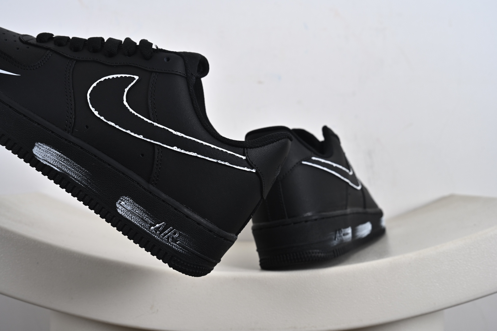 NIke Air Force 1 '07 Low 空军一号低帮 运动鞋 休闲鞋 CZ2288-111