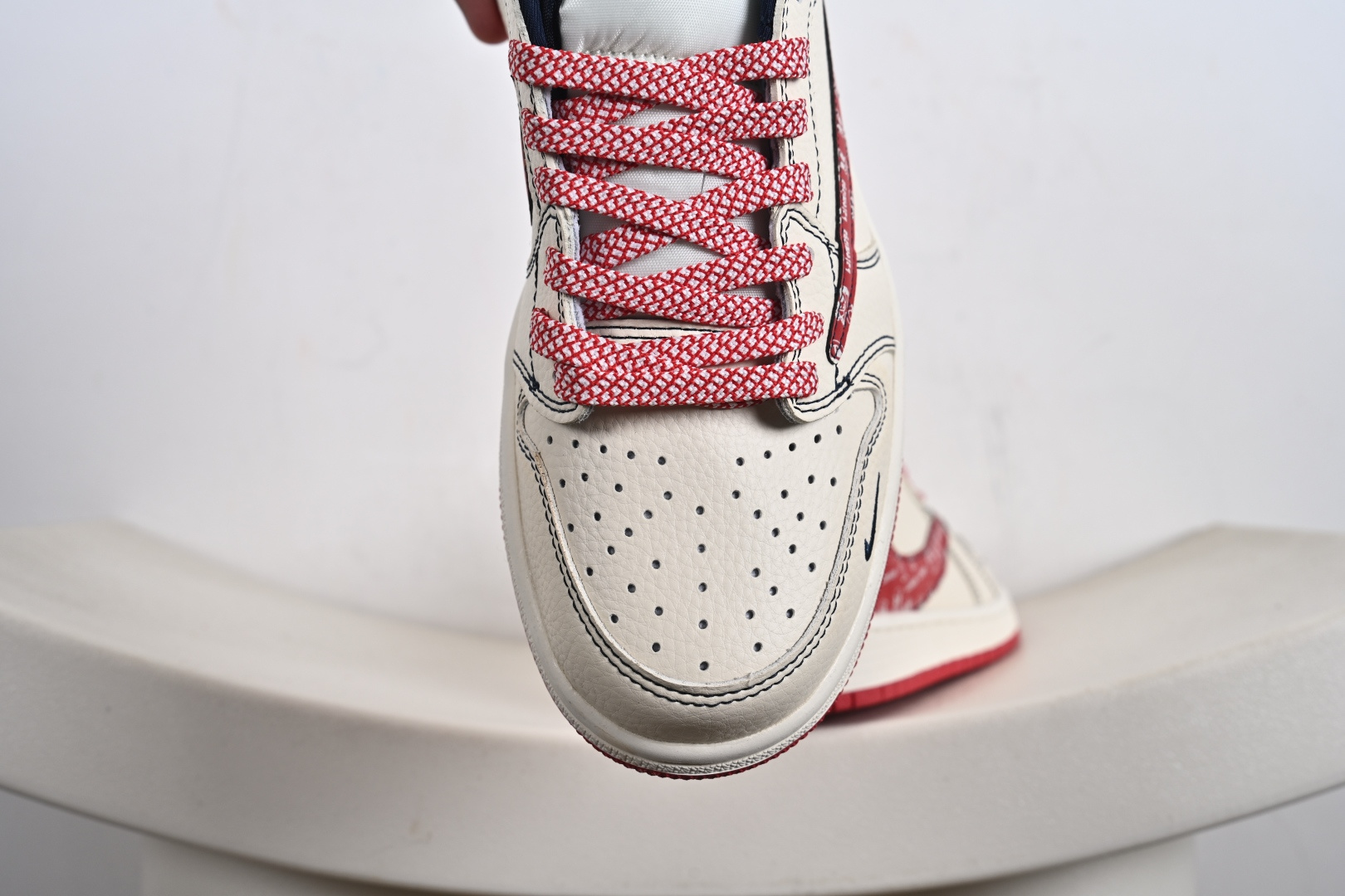 Nike Air Jordan 1 x 巴黎世家AJ1倒勾 乔一倒钩 ‘DIY’定制 耐克 低帮文化篮球鞋 DS2025-001