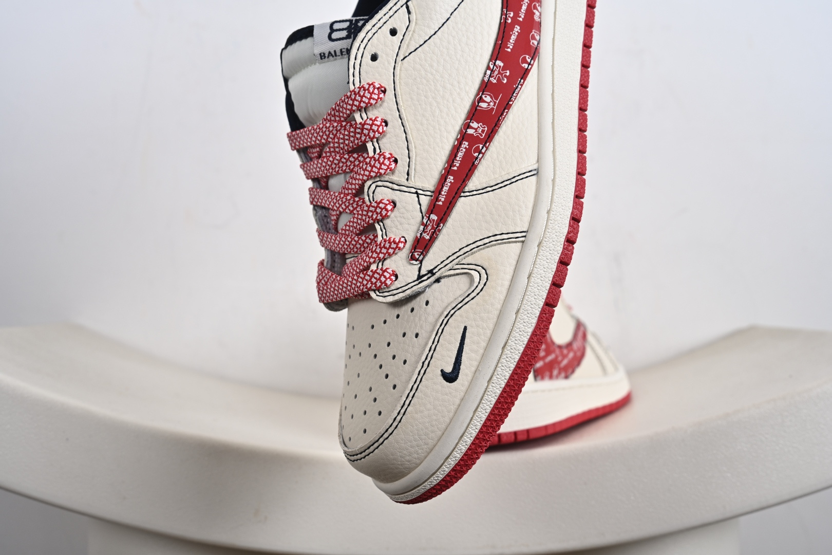 Nike Air Jordan 1 x 巴黎世家AJ1倒勾 乔一倒钩 ‘DIY’定制 耐克 低帮文化篮球鞋 DS2025-001