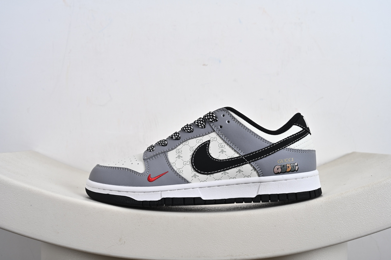 NK SB Dunk Low 古驰联名 浅灰黑勾 周年高端定制 低帮休闲板鞋 CS1688-134