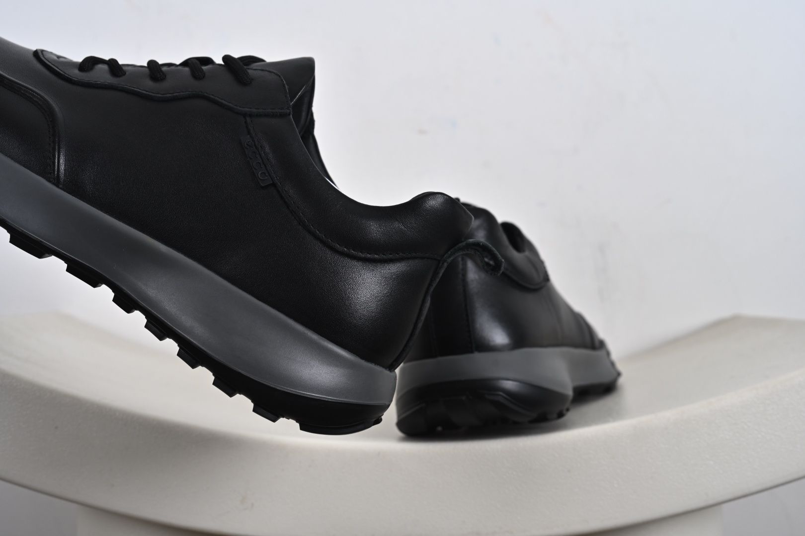 ECCO 爱步 纯色拼接皮鞋 415228 精选全优质牛皮 柔软亲肤-莆田鞋,莆田鞋货源,高仿鞋,高仿鞋货源,安福档口,莆田高仿鞋,莆田鞋批发,高仿鞋批发,莆田高仿运动鞋,高仿运动鞋,莆田运动鞋 ECCO 爱步 纯色拼接皮鞋 415228 精选全优质牛皮 柔软亲肤