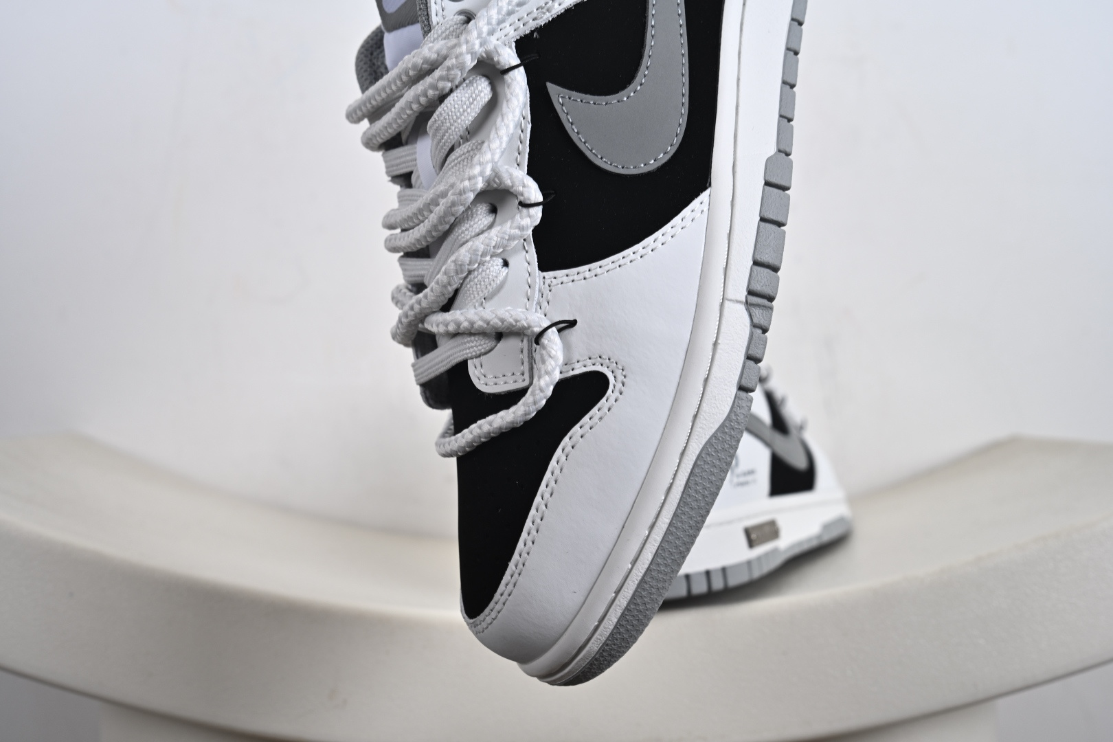 Nike Dunk Low Retro 联名款 耐克 低帮休闲运动板鞋 WB0518-091-莆田鞋,莆田鞋货源,高仿鞋,高仿鞋货源,安福档口,莆田高仿鞋,莆田鞋批发,高仿鞋批发,莆田高仿运动鞋,高仿运动鞋,莆田运动鞋 Nike Dunk Low Retro 联名款 耐克 低帮休闲运动板鞋 WB0518-091