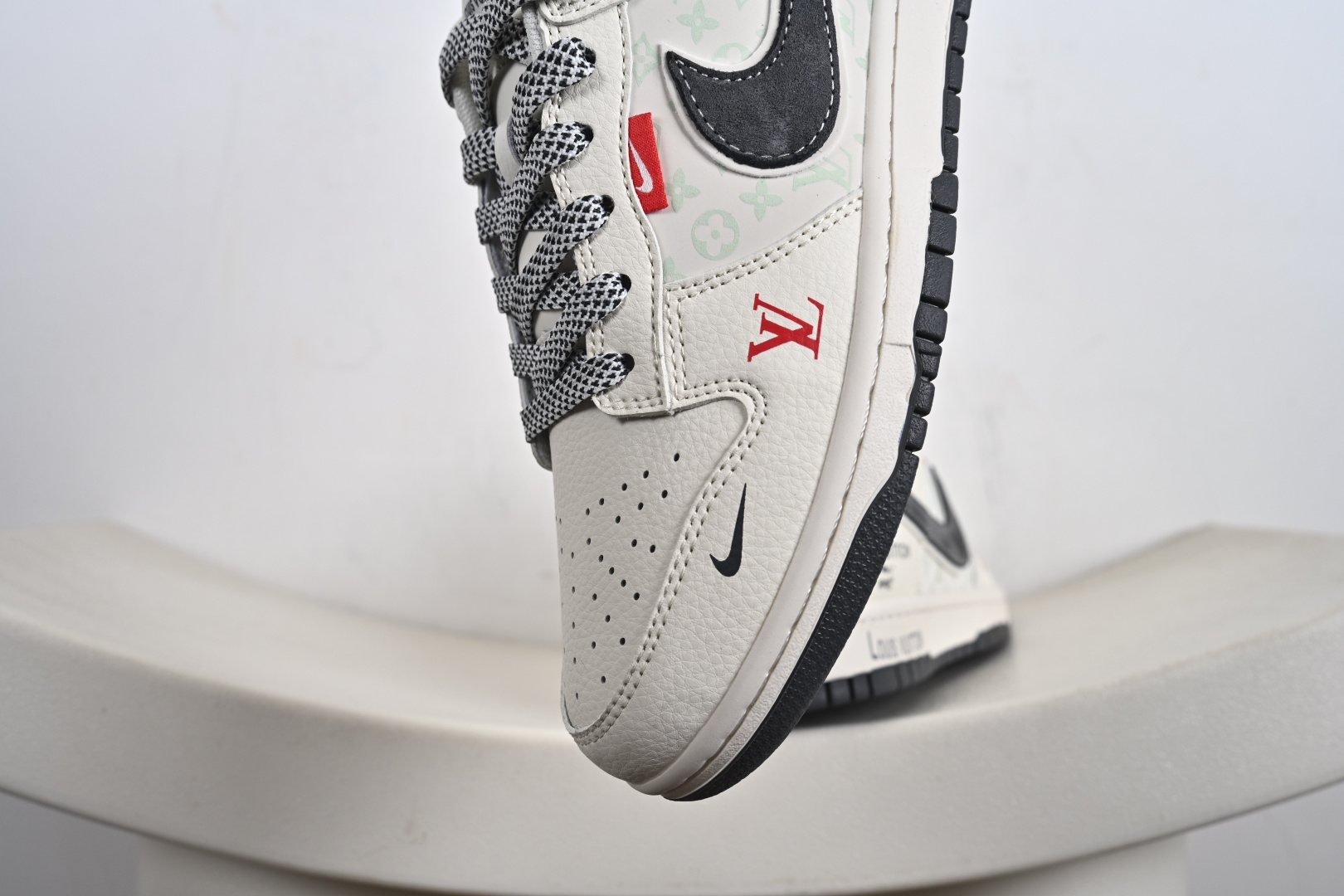 Nike Dunk Low Retro 联名款 耐克 低帮休闲运动板鞋 HT5088-606-莆田鞋,莆田鞋货源,高仿鞋,高仿鞋货源,安福档口,莆田高仿鞋,莆田鞋批发,高仿鞋批发,莆田高仿运动鞋,高仿运动鞋,莆田运动鞋 Nike Dunk Low Retro 联名款 耐克 低帮休闲运动板鞋 HT5088-606