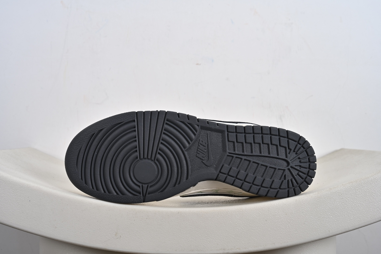 Nike Dunk Low Retro 联名款 耐克 低帮休闲运动板鞋 HT5088-606-莆田鞋,莆田鞋货源,高仿鞋,高仿鞋货源,安福档口,莆田高仿鞋,莆田鞋批发,高仿鞋批发,莆田高仿运动鞋,高仿运动鞋,莆田运动鞋 Nike Dunk Low Retro 联名款 耐克 低帮休闲运动板鞋 HT5088-606