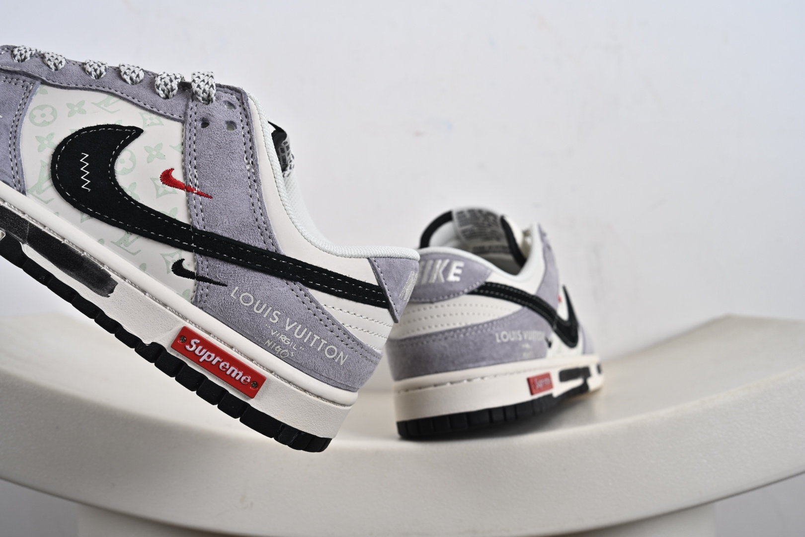 定制版 NK Dunk Low 联名 双拼涂鸦 周年高端定制 低帮休闲板鞋 CX5050-Y18-莆田鞋,莆田鞋货源,高仿鞋,高仿鞋货源,安福档口,莆田高仿鞋,莆田鞋批发,高仿鞋批发,莆田高仿运动鞋,高仿运动鞋,莆田运动鞋 定制版 NK Dunk Low 联名 双拼涂鸦 周年高端定制 低帮休闲板鞋 CX5050-Y18