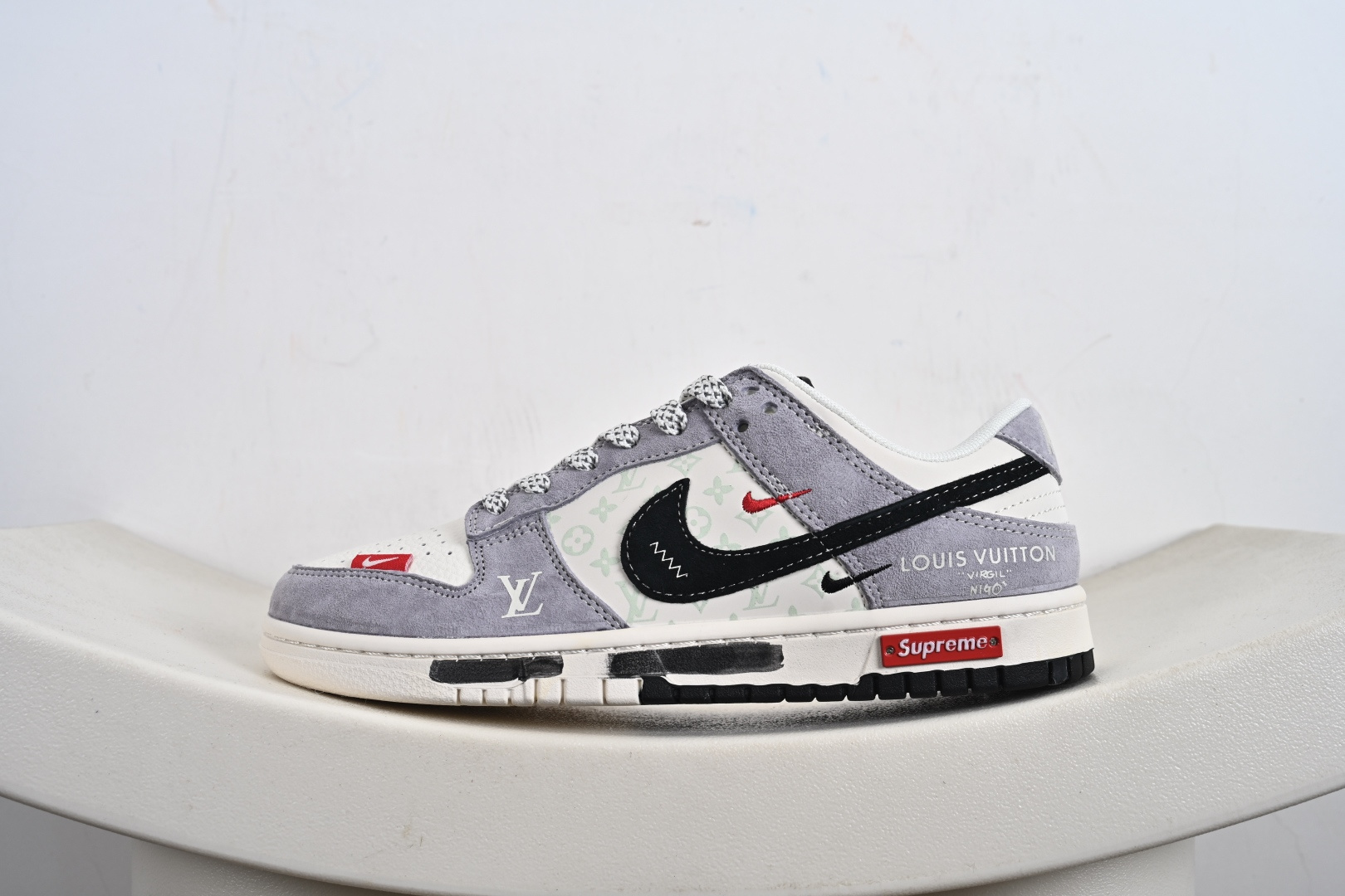 定制版 NK Dunk Low 联名 双拼涂鸦 周年高端定制 低帮休闲板鞋 CX5050-Y18-莆田鞋,莆田鞋货源,高仿鞋,高仿鞋货源,安福档口,莆田高仿鞋,莆田鞋批发,高仿鞋批发,莆田高仿运动鞋,高仿运动鞋,莆田运动鞋 定制版 NK Dunk Low 联名 双拼涂鸦 周年高端定制 低帮休闲板鞋 CX5050-Y18