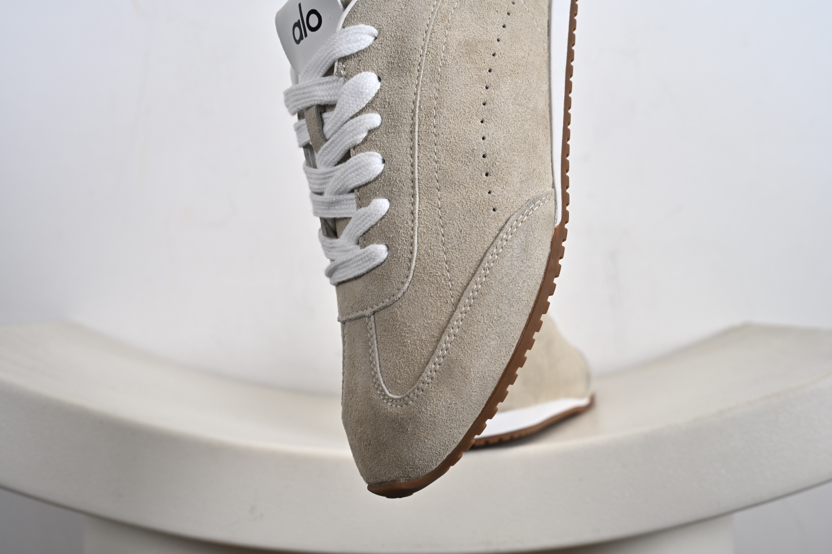 Alo Yoga Sunset Sneaker 徳训生活休闲鞋 A0590U