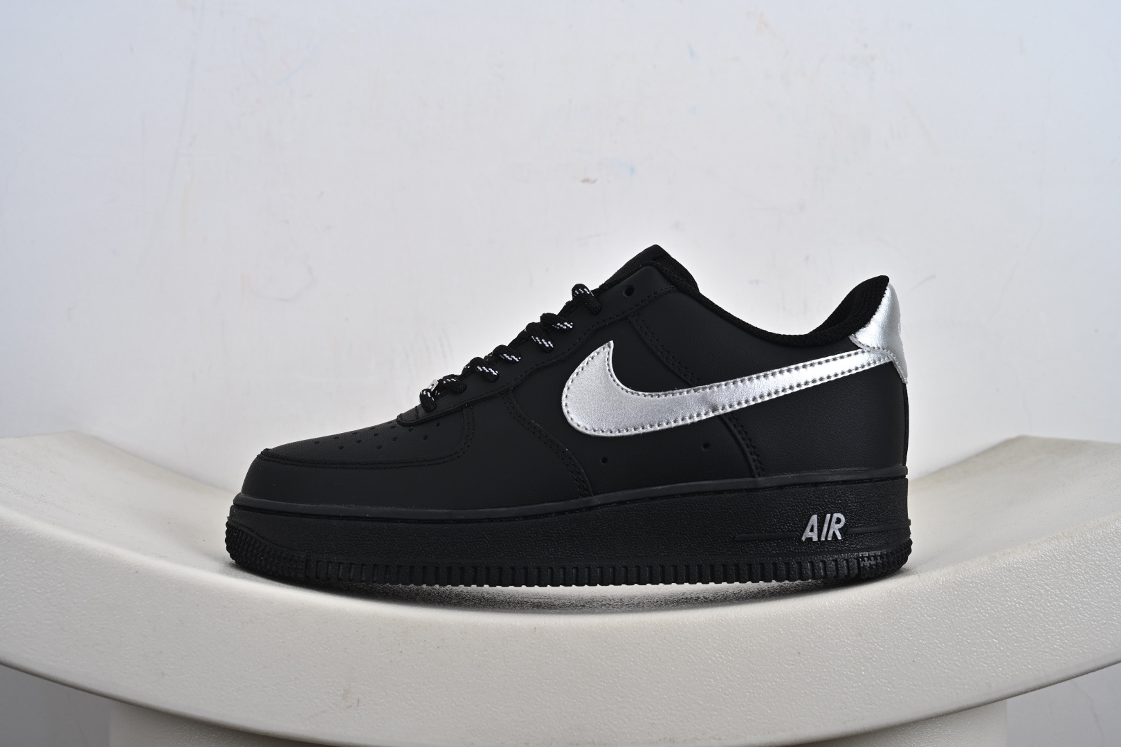 官方爆款定制 二次元主题 Nike Air Force 1 Low’07 黑银武士 空军一号低帮休闲板鞋 ZH0316-125