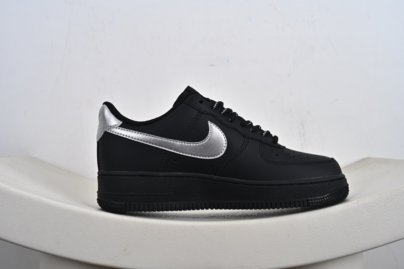 官方爆款定制 二次元主题 Nike Air Force 1 Low’07 黑银武士 空军一号低帮休闲板鞋 ZH0316-125