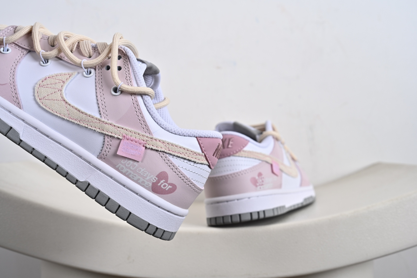NIKE DUNK LOW RETRO 情人节粉绑带 低帮休闲板鞋 DD1391-103