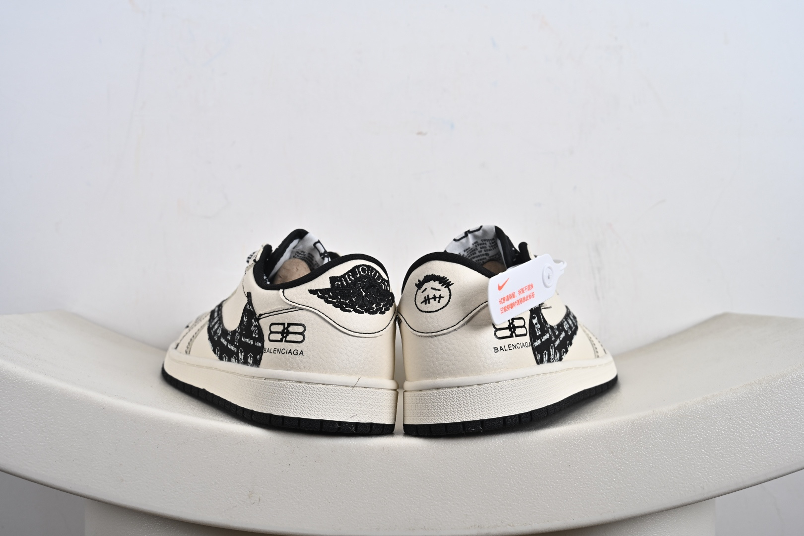 Nike Air Jordan 1 Low 定制配色 巴黎世家联名 定制AJ联名-高端定制 低帮复古文化板鞋 DS2025-002-莆田鞋,莆田鞋货源,高仿鞋,高仿鞋货源,安福档口,莆田高仿鞋,莆田鞋批发,高仿鞋批发,莆田高仿运动鞋,高仿运动鞋,莆田运动鞋 Nike Air Jordan 1 Low 定制配色 巴黎世家联名 定制AJ联名-高端定制 低帮复古文化板鞋 DS2025-002