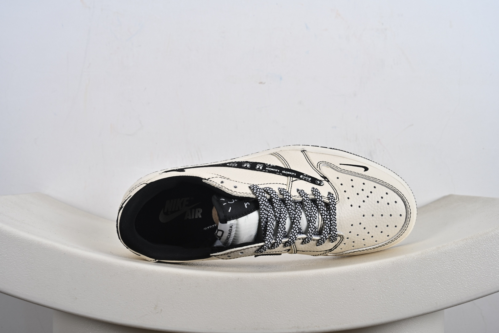 Nike Air Jordan 1 Low 定制配色 巴黎世家联名 定制AJ联名-高端定制 低帮复古文化板鞋 DS2025-002-莆田鞋,莆田鞋货源,高仿鞋,高仿鞋货源,安福档口,莆田高仿鞋,莆田鞋批发,高仿鞋批发,莆田高仿运动鞋,高仿运动鞋,莆田运动鞋 Nike Air Jordan 1 Low 定制配色 巴黎世家联名 定制AJ联名-高端定制 低帮复古文化板鞋 DS2025-002