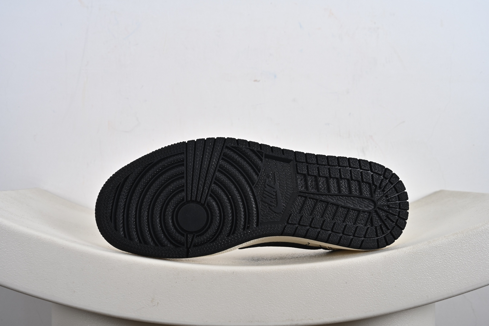 Nike Air Jordan 1 Low 定制配色 巴黎世家联名 定制AJ联名-高端定制 低帮复古文化板鞋 DS2025-002-莆田鞋,莆田鞋货源,高仿鞋,高仿鞋货源,安福档口,莆田高仿鞋,莆田鞋批发,高仿鞋批发,莆田高仿运动鞋,高仿运动鞋,莆田运动鞋 Nike Air Jordan 1 Low 定制配色 巴黎世家联名 定制AJ联名-高端定制 低帮复古文化板鞋 DS2025-002