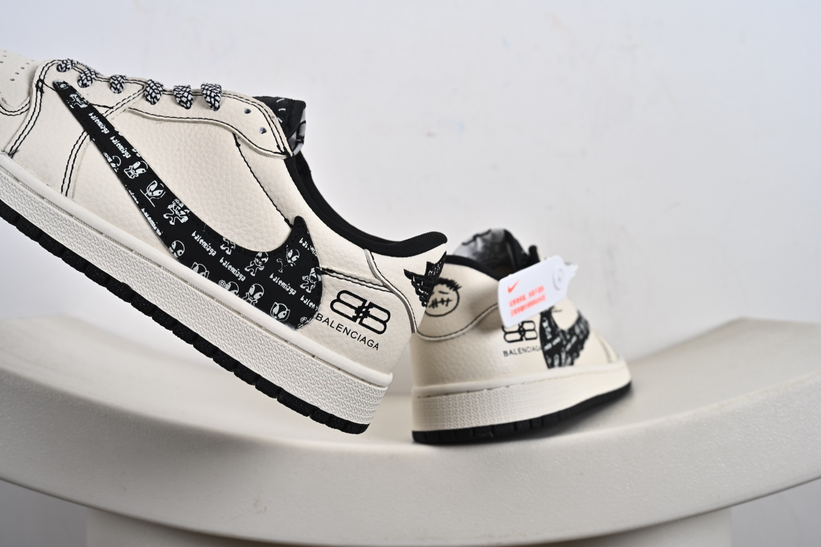 Nike Air Jordan 1 Low 定制配色 巴黎世家联名 定制AJ联名-高端定制 低帮复古文化板鞋 DS2025-002-莆田鞋,莆田鞋货源,高仿鞋,高仿鞋货源,安福档口,莆田高仿鞋,莆田鞋批发,高仿鞋批发,莆田高仿运动鞋,高仿运动鞋,莆田运动鞋 Nike Air Jordan 1 Low 定制配色 巴黎世家联名 定制AJ联名-高端定制 低帮复古文化板鞋 DS2025-002